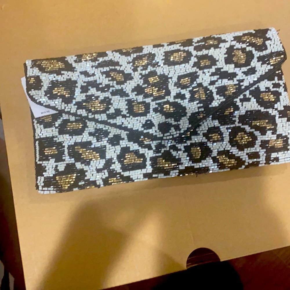 Beaded leopard clutch/shoulder